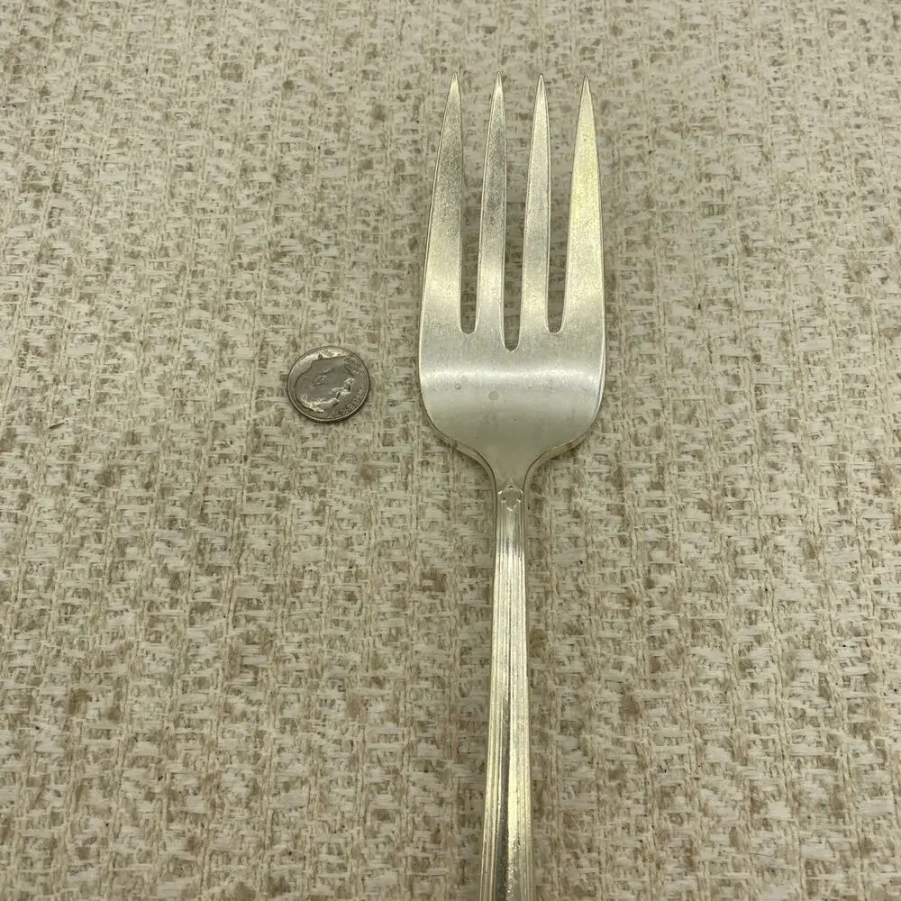 Wm. Rogers & Son IS Silverplate - Floral Design- 8.5” Meat Serving Fork